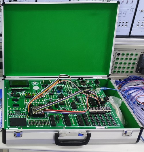 ��Ƭ�C(j��)�_�l(f��)���x