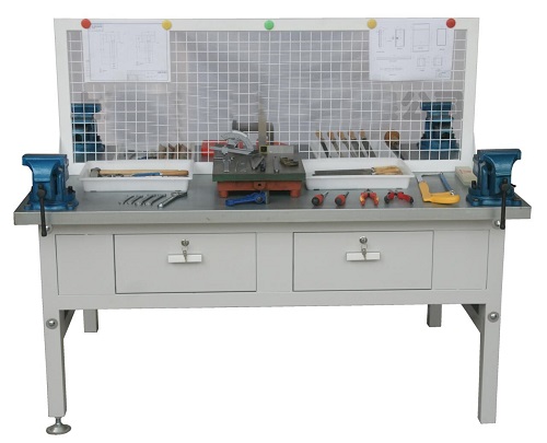 鉗工操作臺(tái)